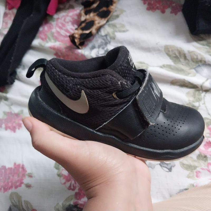 Tênis nike team outlet hustle d 8 infantil