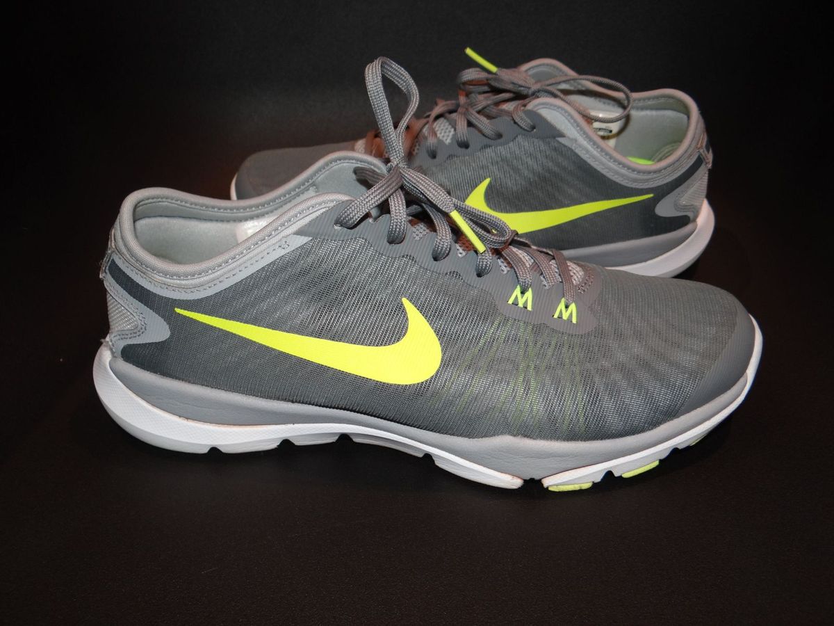 nike training cinza