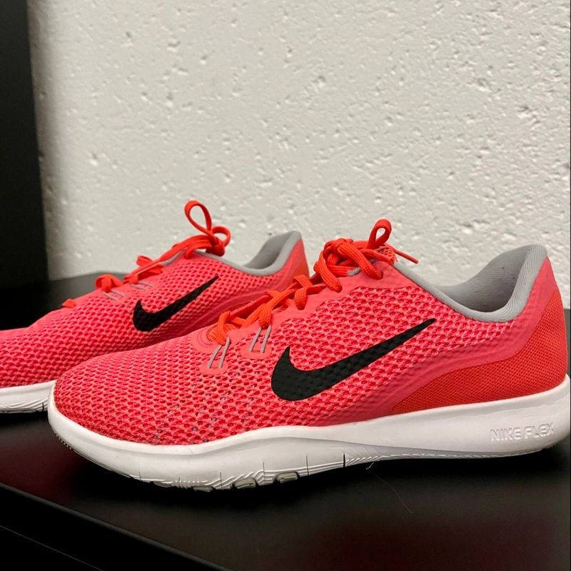 Nike training hot sale vermelho