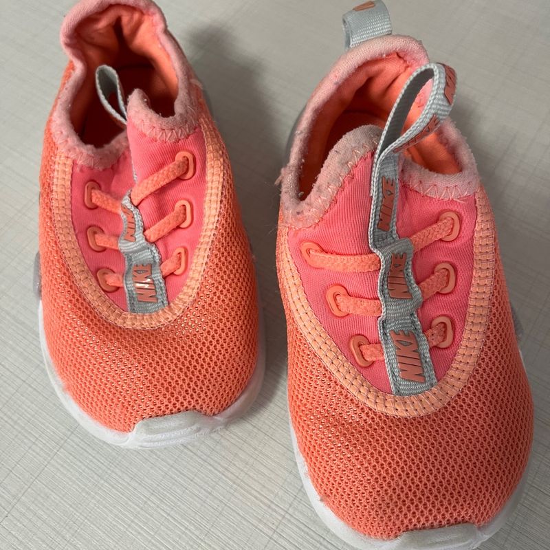 Nike salmon sale pink