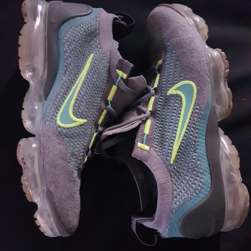 Vapormax plus cinza e hot sale verde