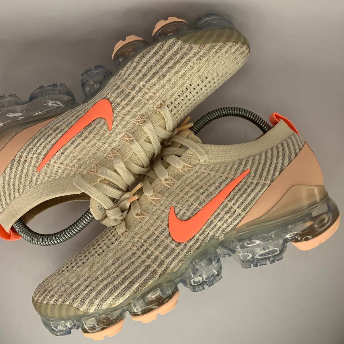 Nike vapormax flyknit light hot sale cream