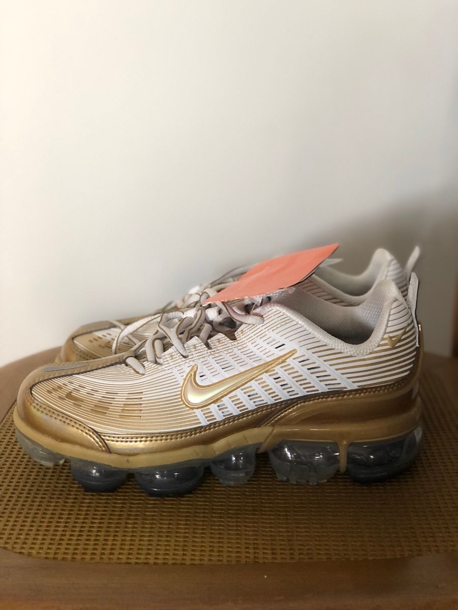 Tenis nike hot sale vapormax dourado