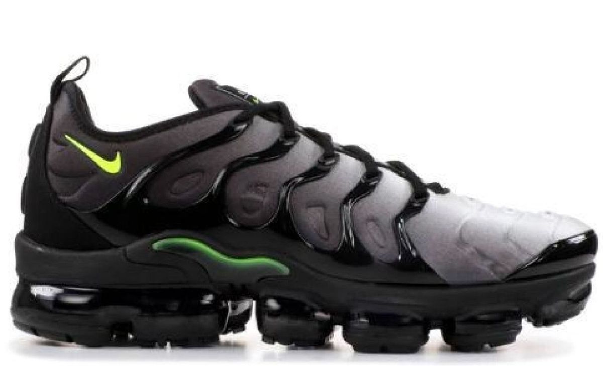 vapormax plus cinza e verde