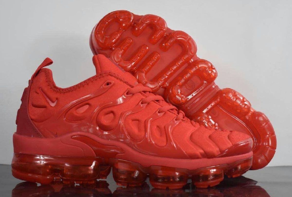 nike vapormax plus vermelho