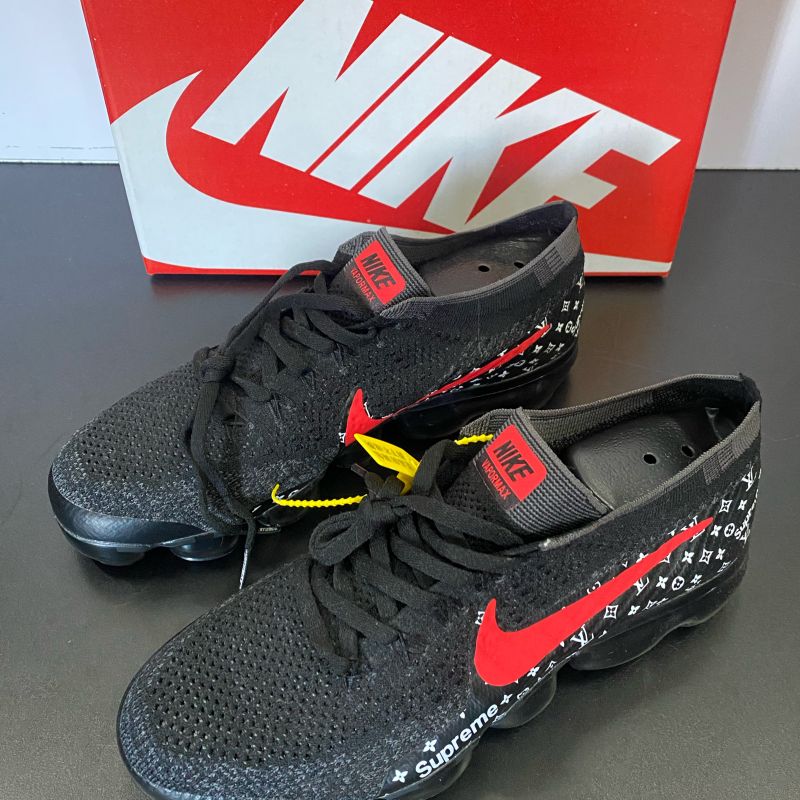 Vapor max hot sale supreme