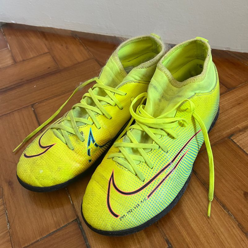 Nike mercurial neon yellow best sale