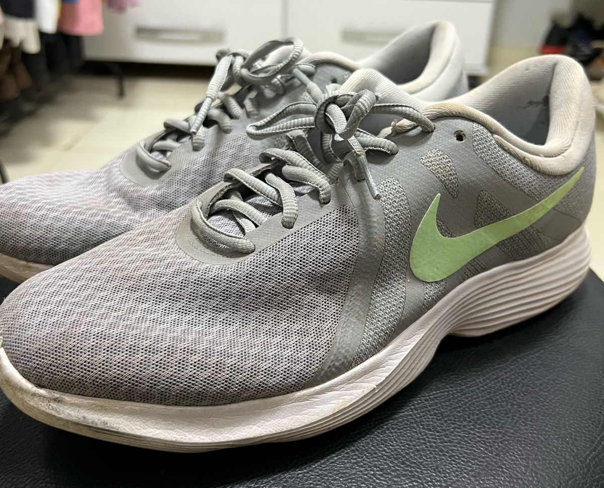 Tenis nike cinza e hot sale verde