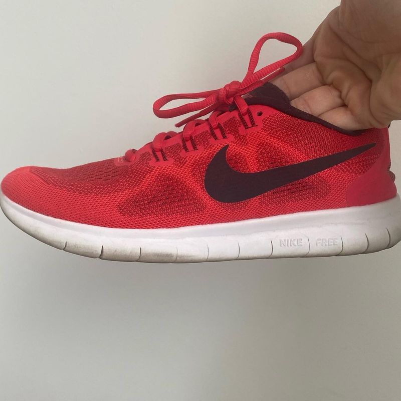 Red nike best sale free rn