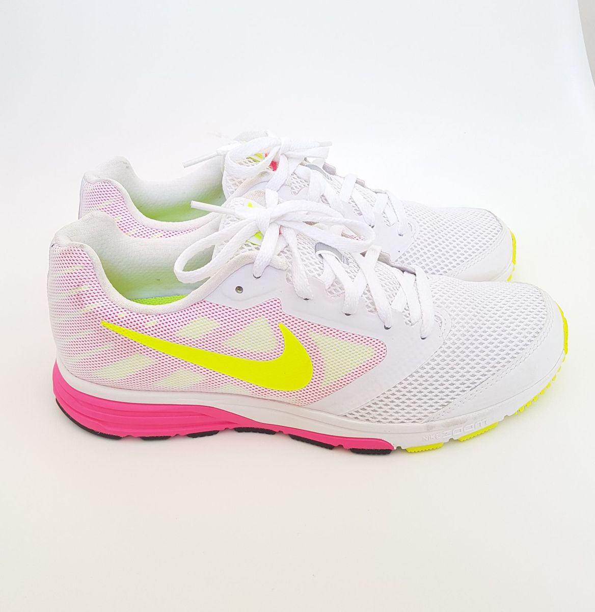 tenis nike feminino amarelo neon
