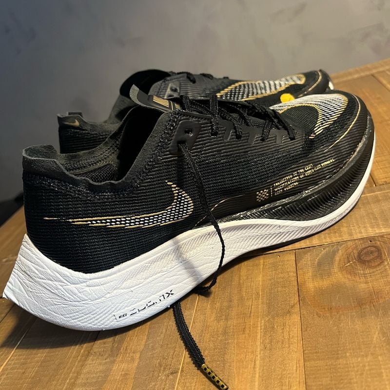 Fashion tenis nike preto com dourado masculino