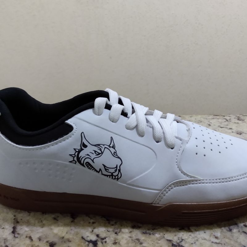 Tenis red nose hot sale branco