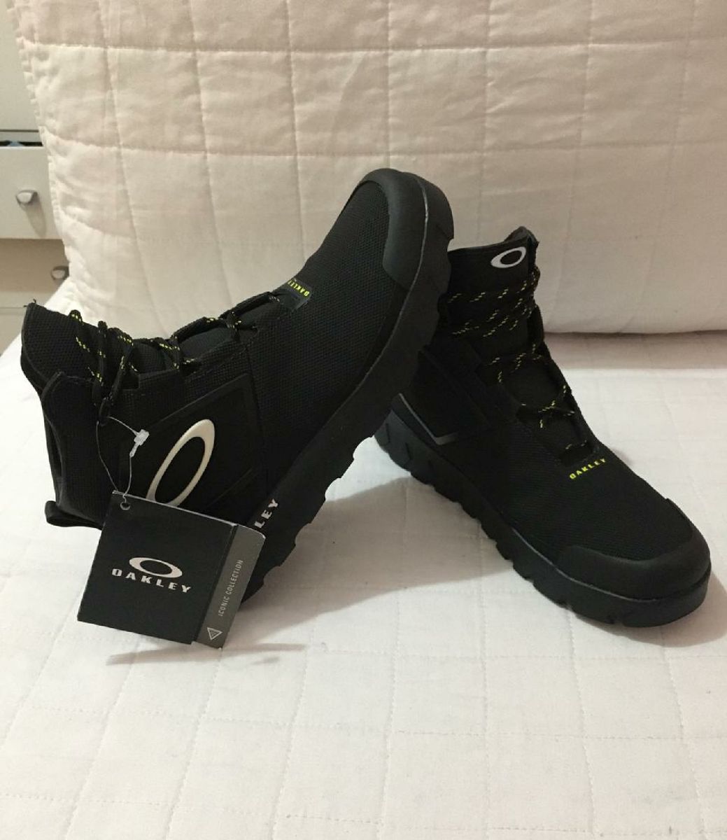 bota oakley md