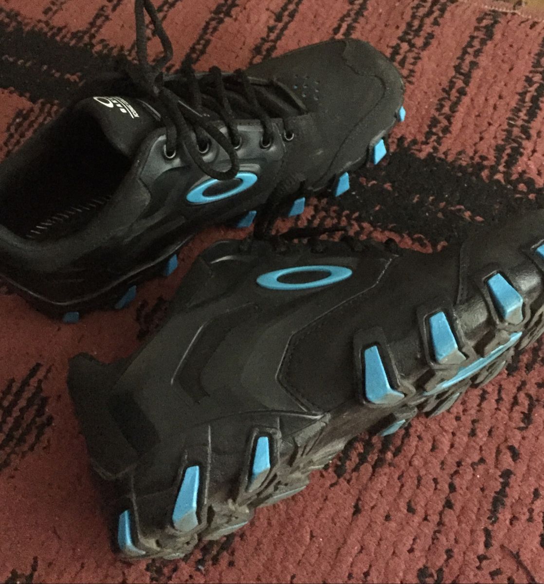 tenis caveirao oakley