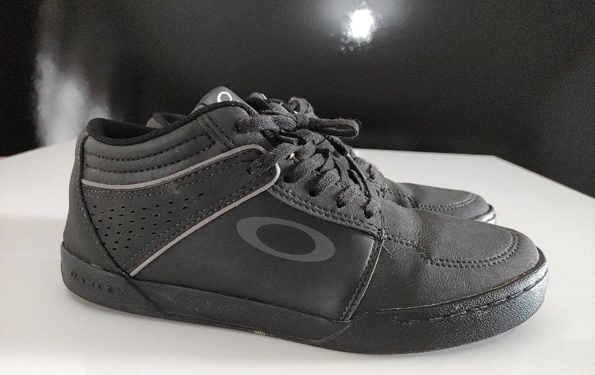 tênis oakley embarco cinza