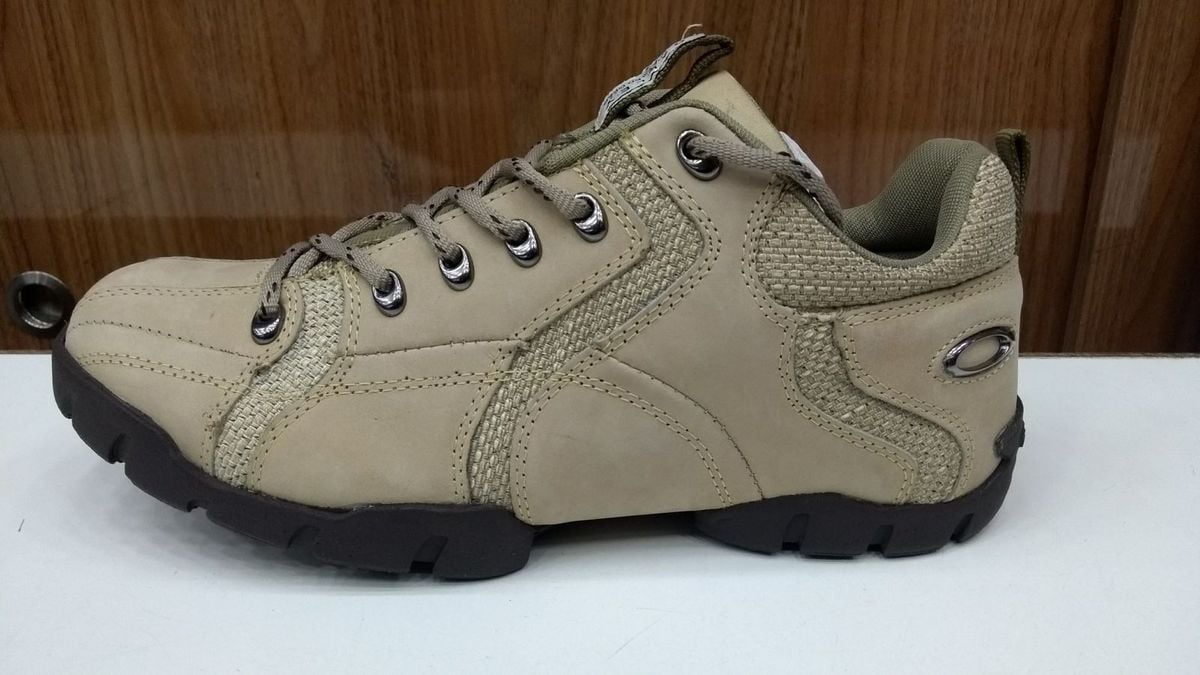 tênis oakley flak 1.2 marrom