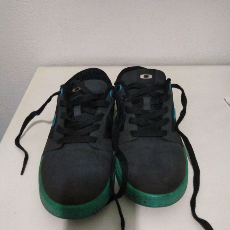 Tenis da oakley preto best sale e verde