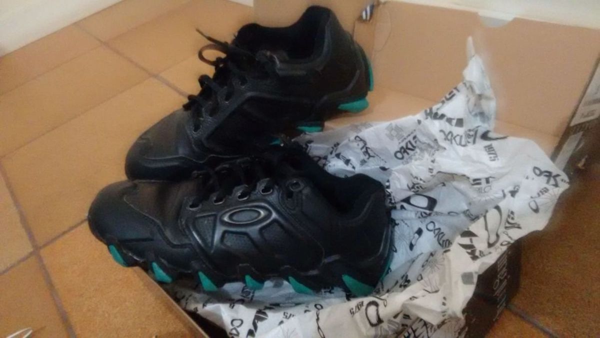 tenis oakley tamanho 36