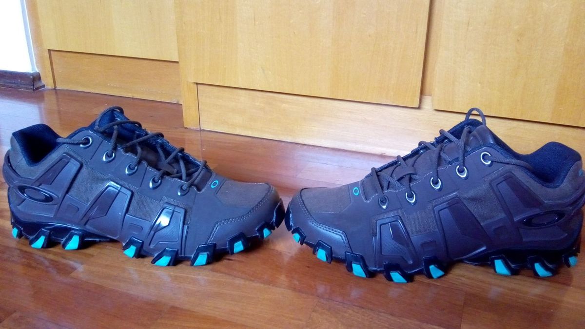 tenis oakley field gear