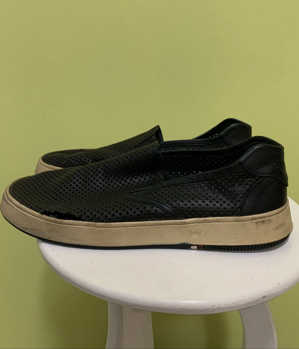 tenis osklen fechado
