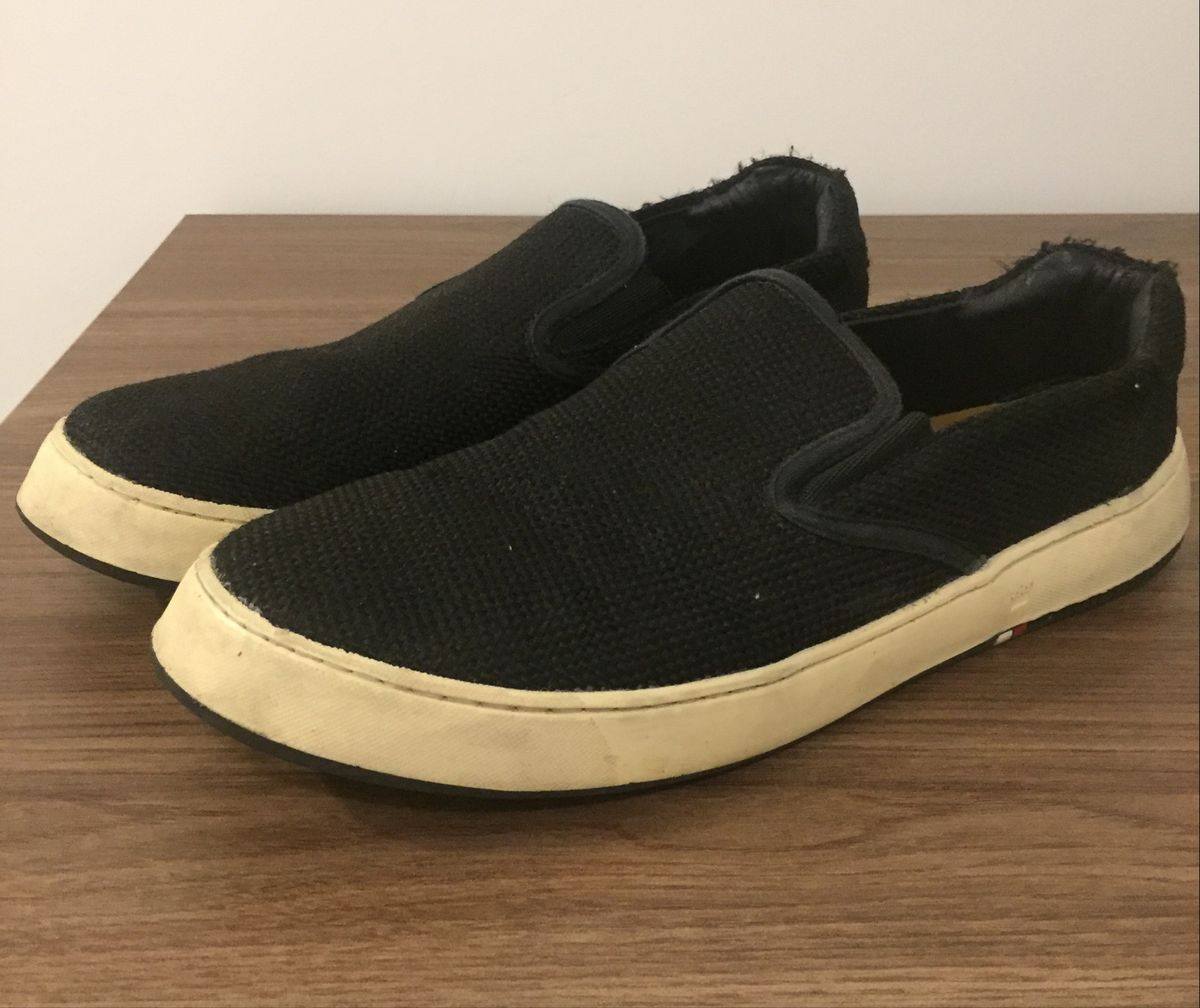 slip on osklen preto