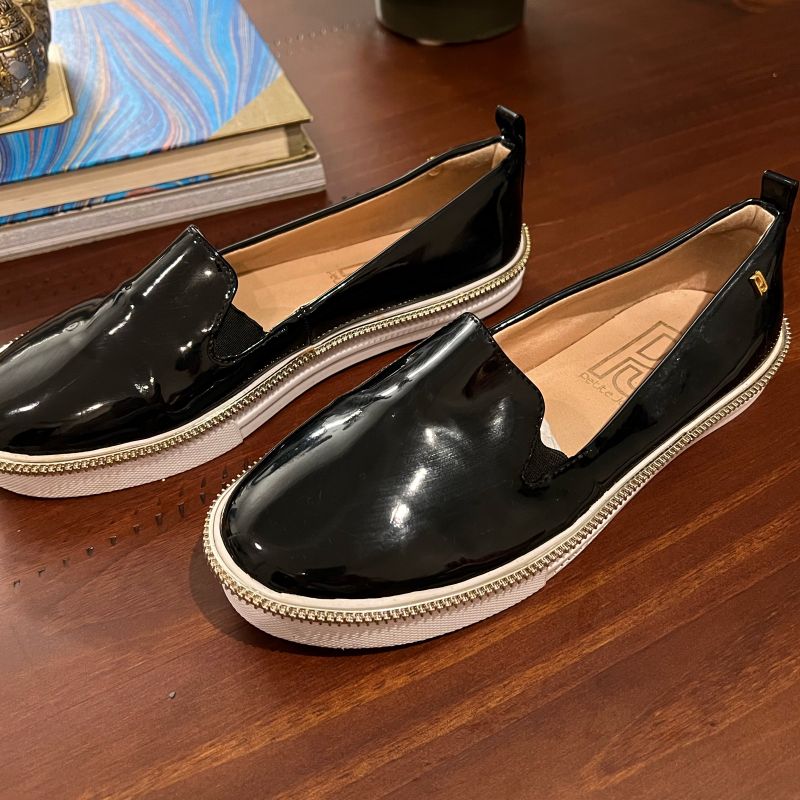 Slip on petite jolie best sale preto verniz