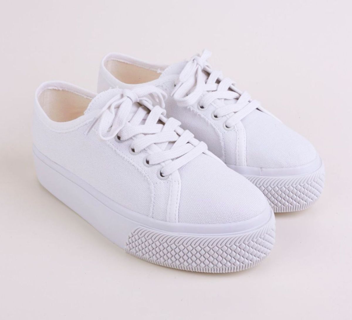 tenis branco via mia