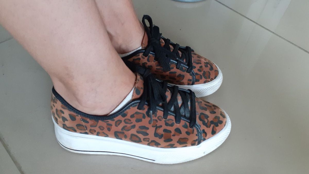 tenis de onça beira rio