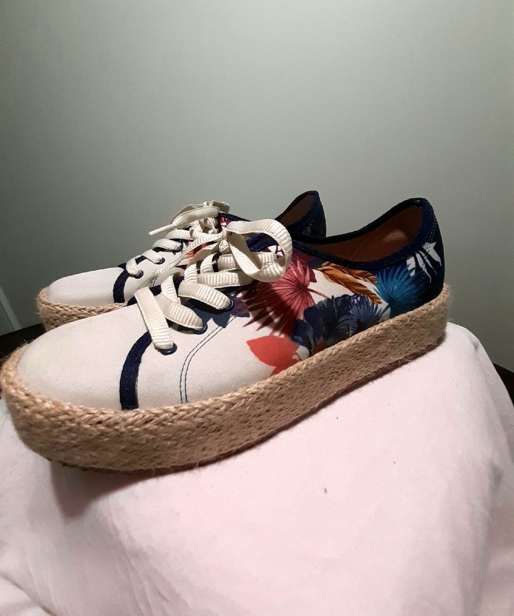 tenis plataforma estampado