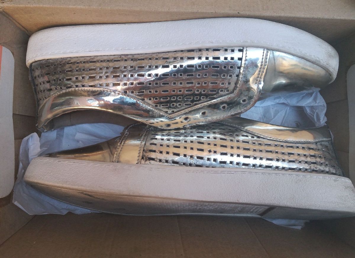 tenis bebece branco com prata