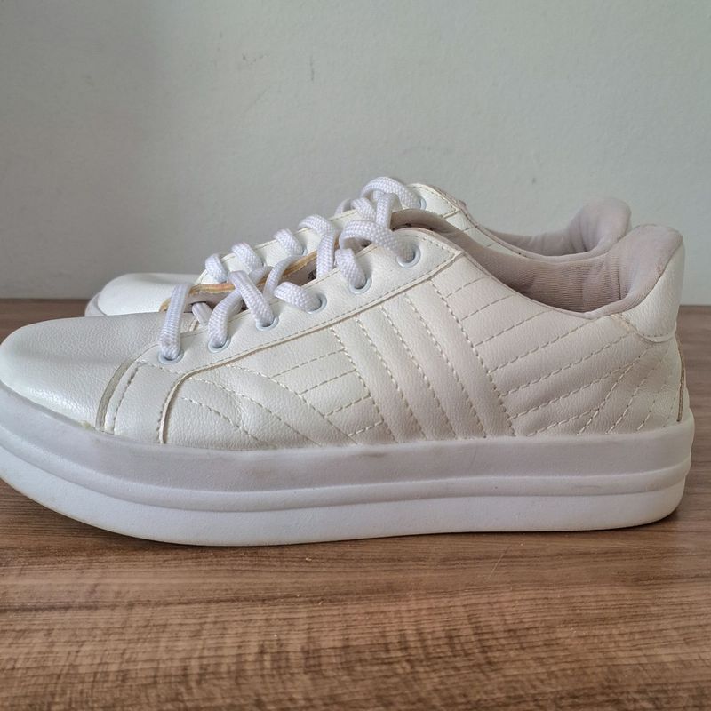 Tenis branco clearance feminino prego