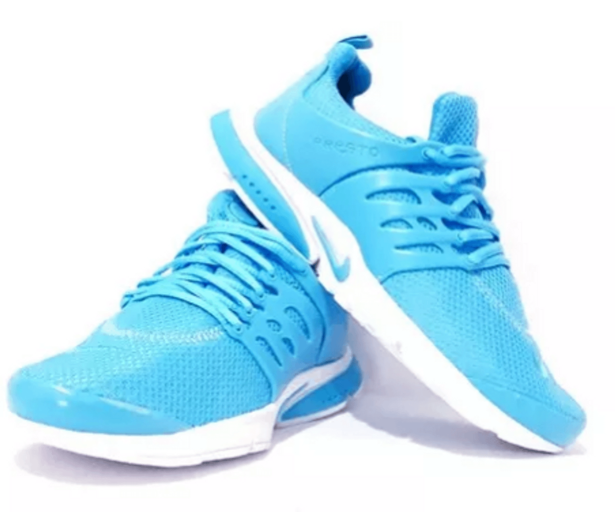 tenis azul celeste