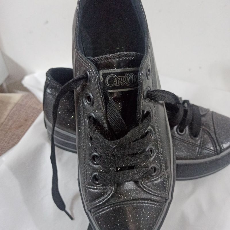 Tenis da capricho preto hot sale feminino