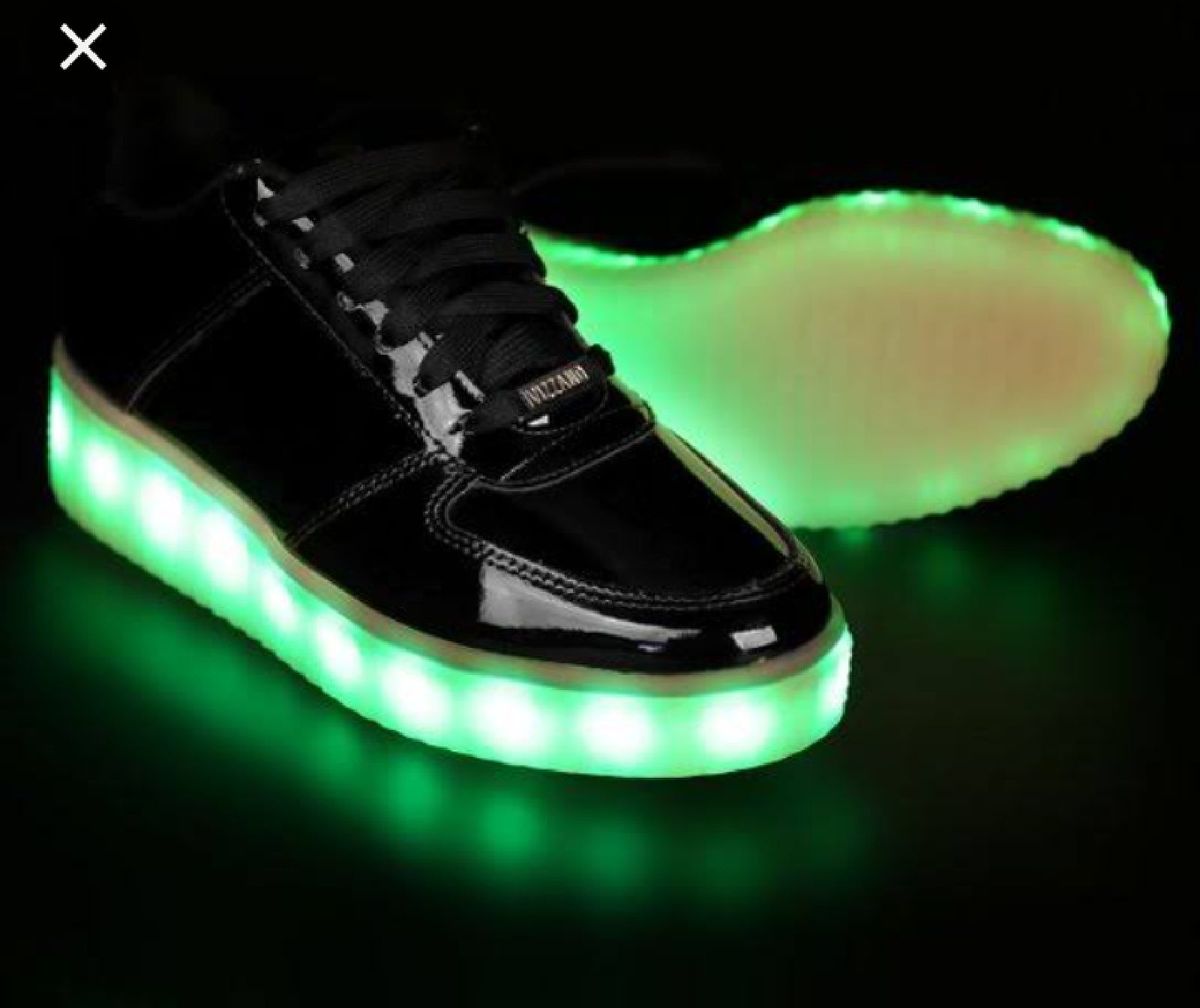 Tenis de sale led vizzano preto