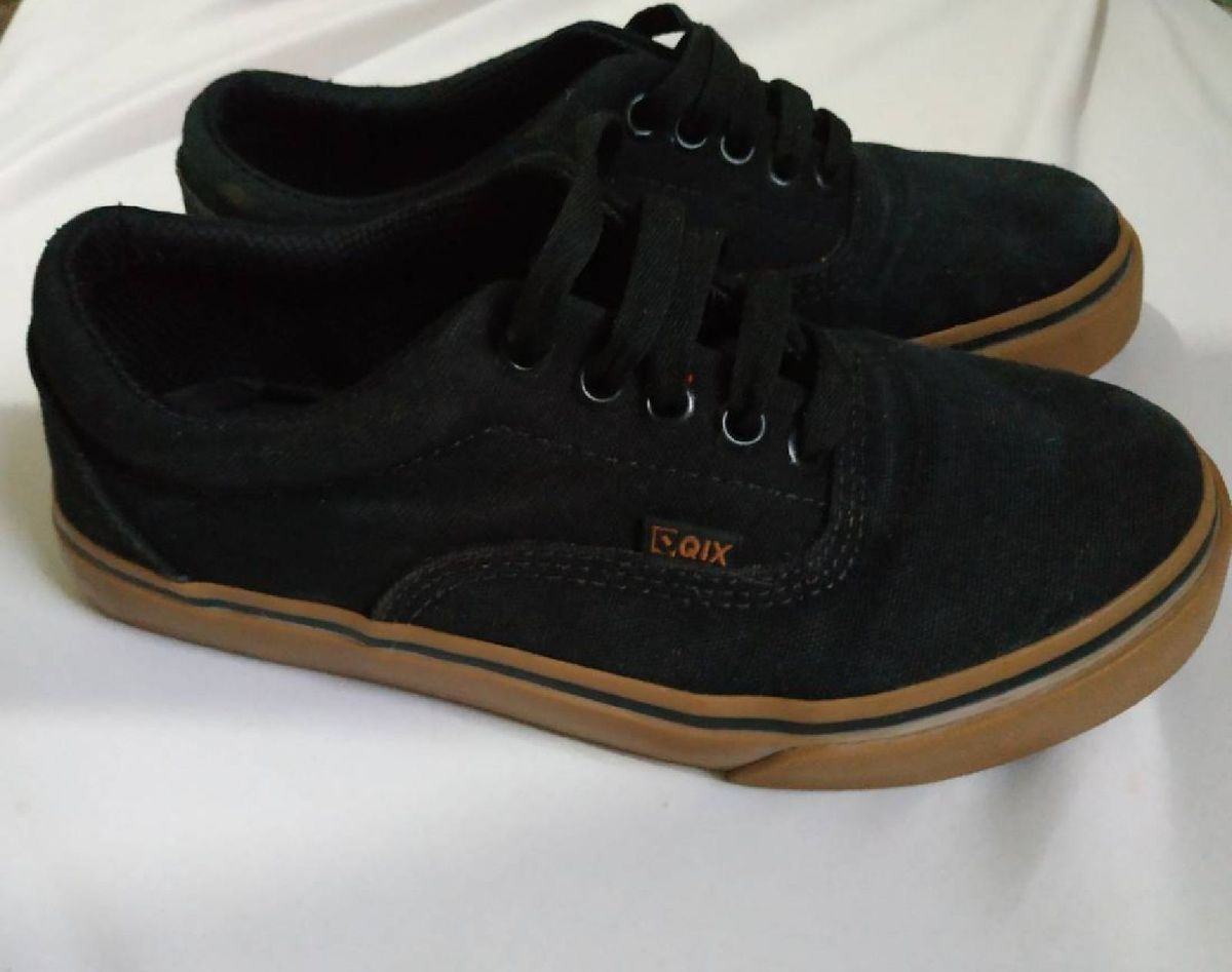tênis preto qix