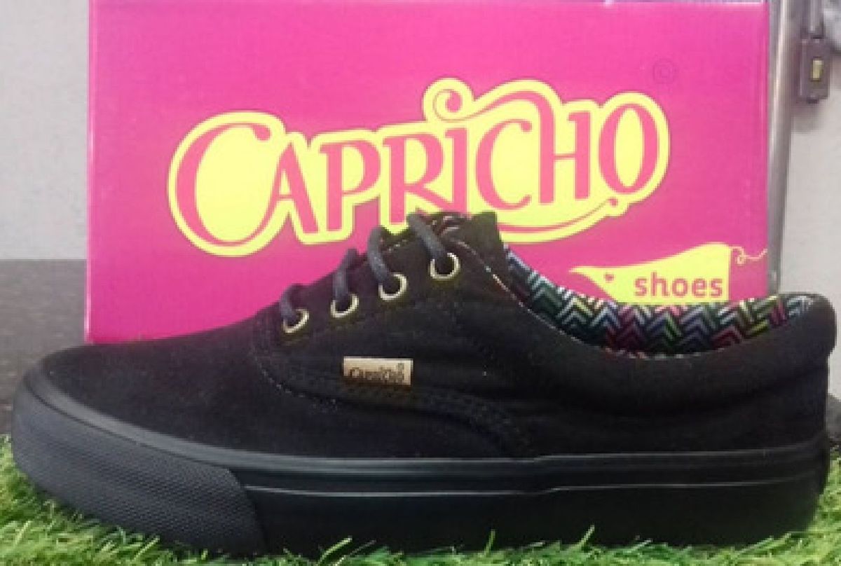 tenis preto capricho