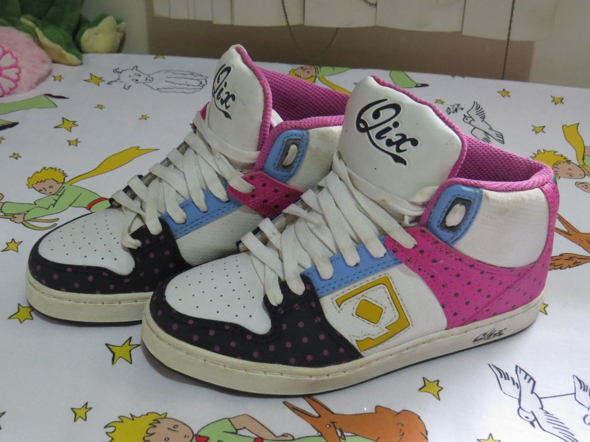 tenis colorido antigo