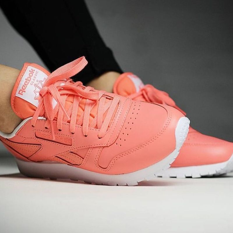 Tenis reebok feminino outlet classic leather