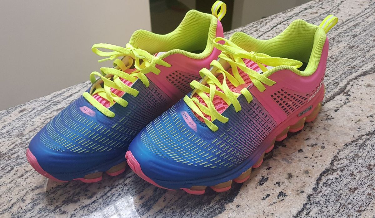 tenis reebok colorido