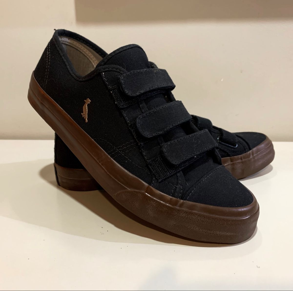 tenis reserva velcro