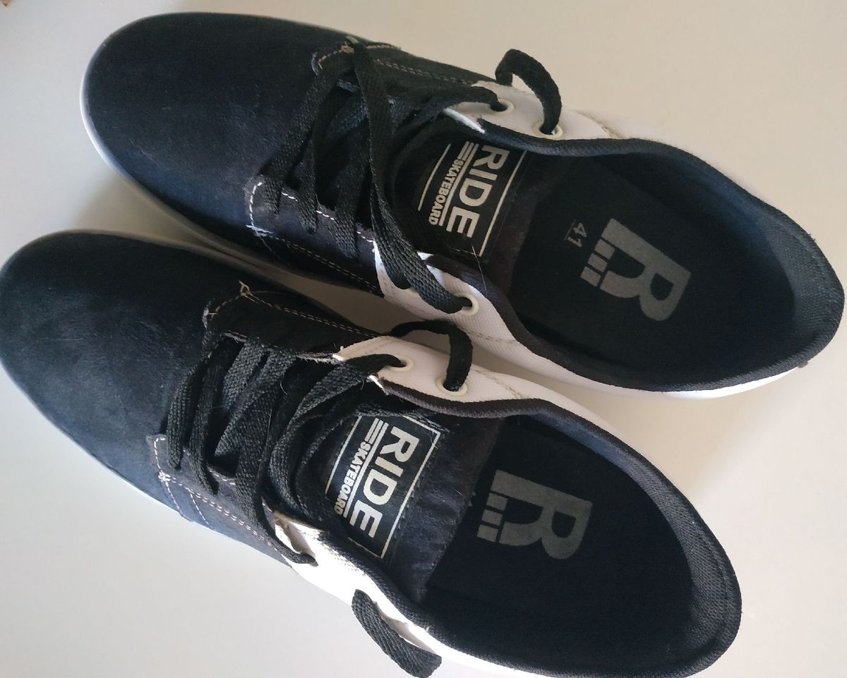 tenis ride skateboard