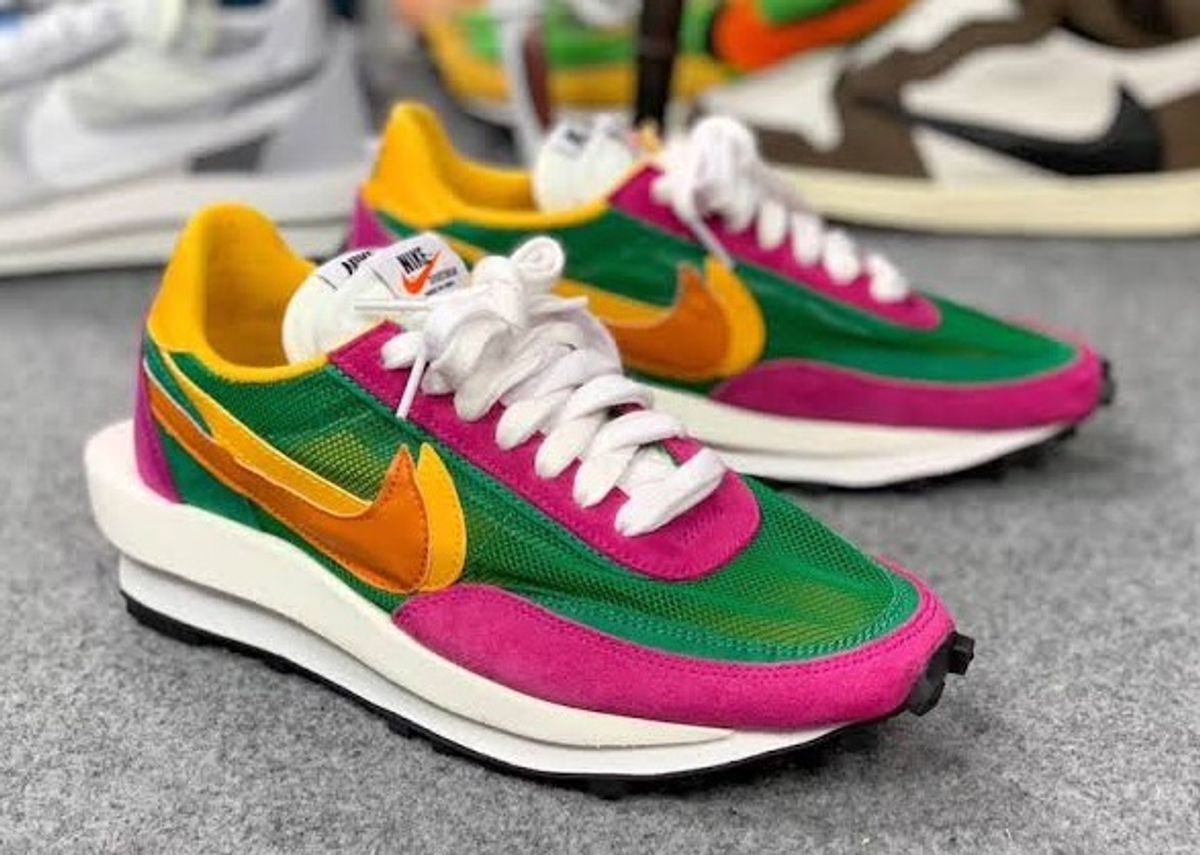 nike sacai tennis shoes