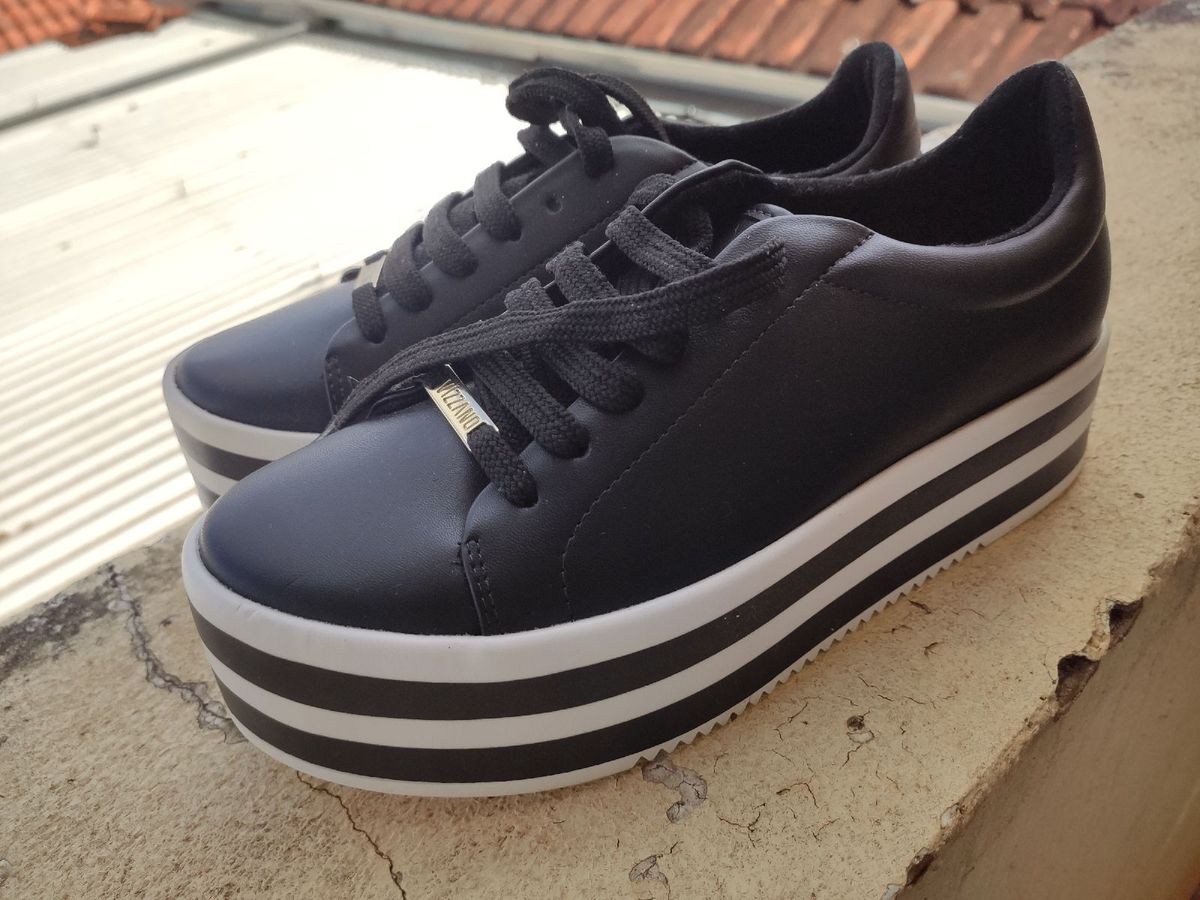 tenis vizzano preto salto