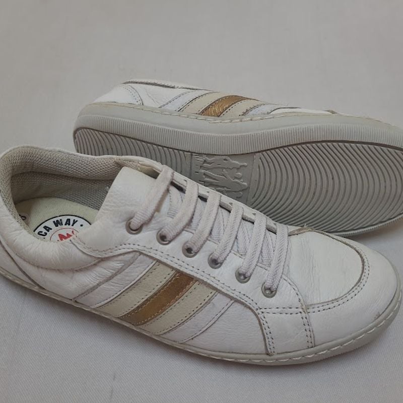 Tênis Sapatenis Casual em Couro Branco Sj Tiras Bege e Dourado N
