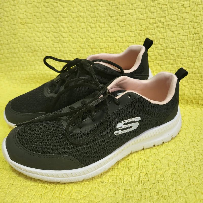 Tenis skechers feminino online preto