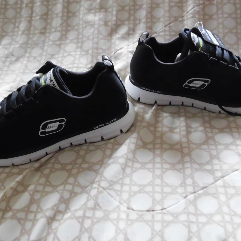 Skechers black cheap dual lite