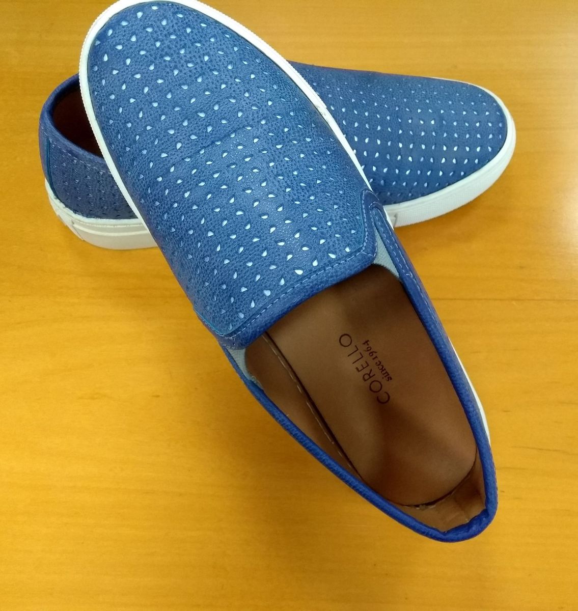 corello tenis slip on