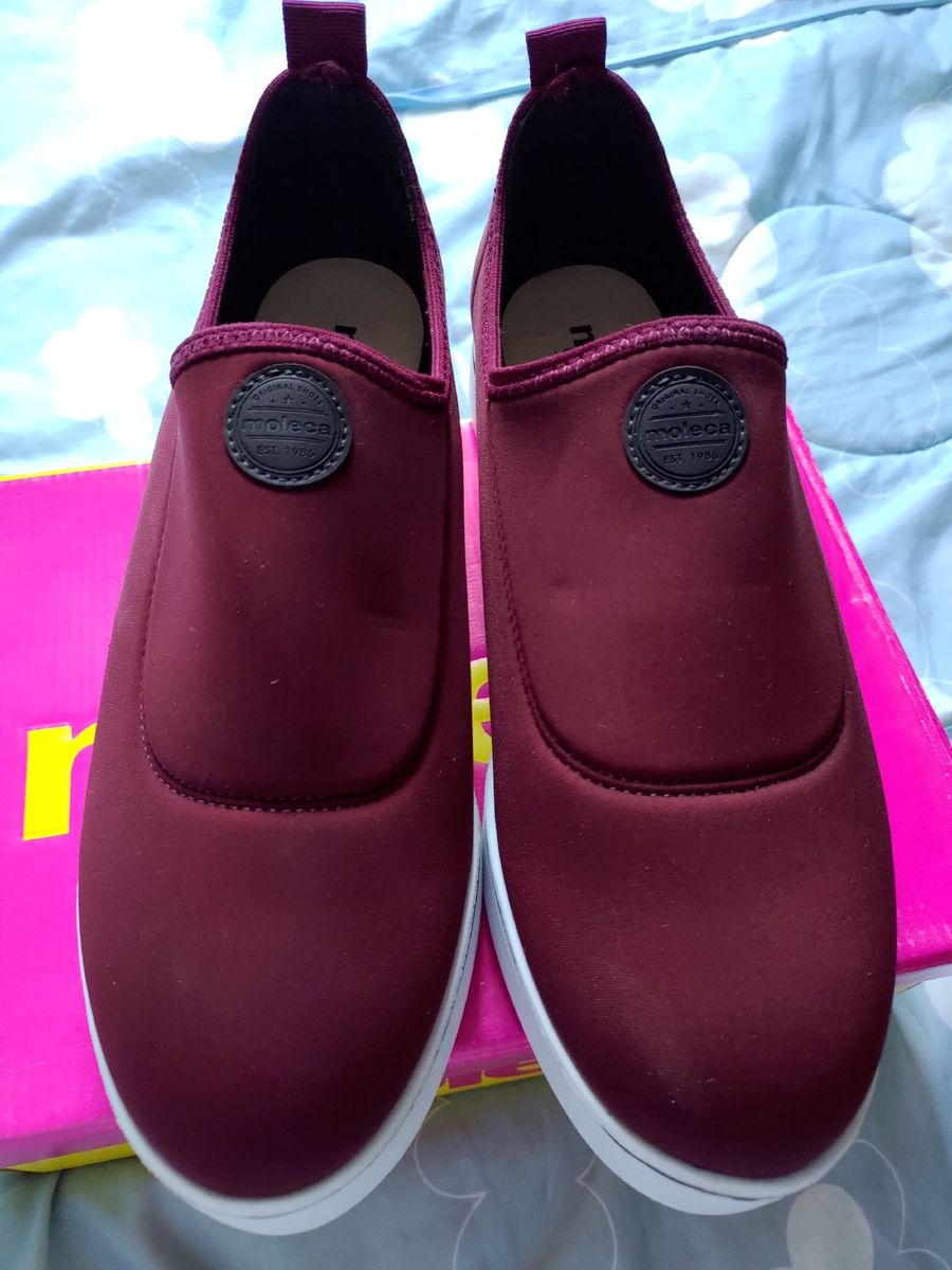 tenis moleca marsala