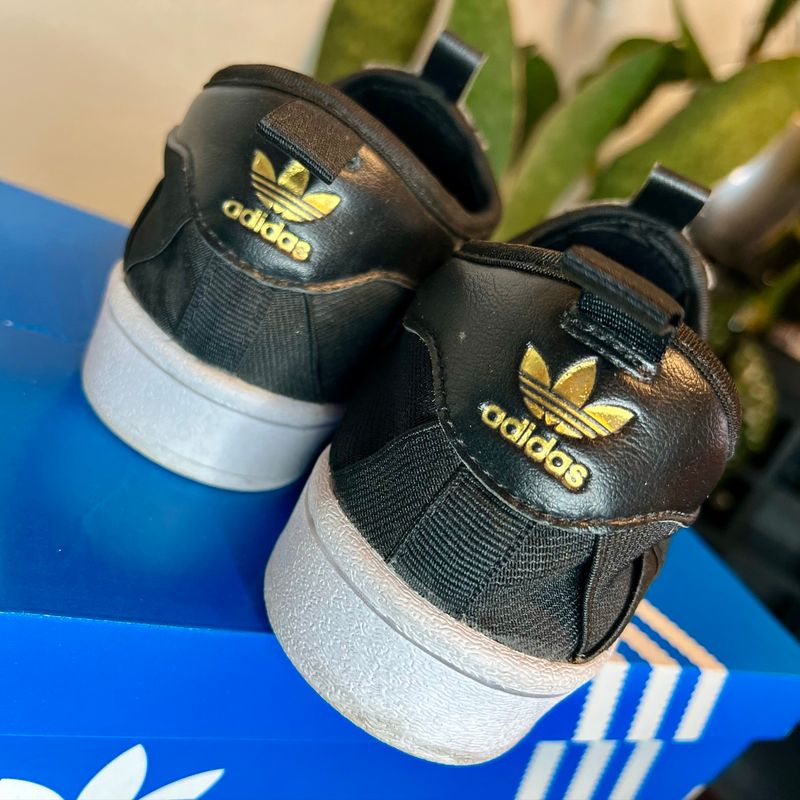 Tenis Adidas Original Modelo Slipon Preto com Logo Dourado e Elasticos Cruzados Tam 36. Tenis Feminino Adidas Usado 105933015 enjoei