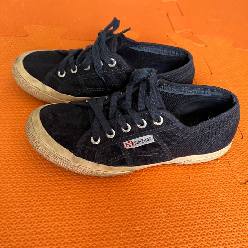 Tenis superga azul store marinho